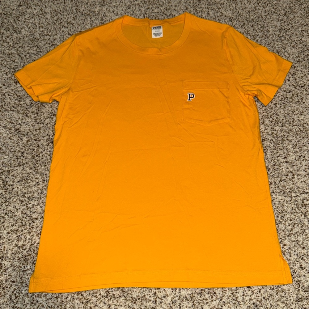 Victoria Secret PINK Women’s sz M Tshirt